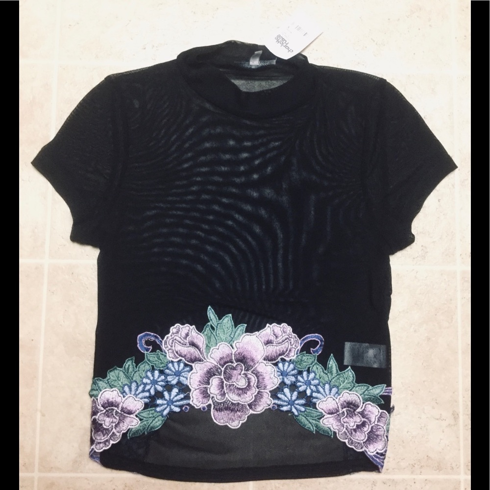 🌸 BRAND NEW 🌸 CHARLOTTE RUSSE LADIES MESH TOP